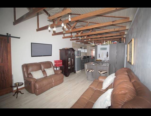 5 BEDROOM HOUSE FOR SALE IN FRAAIUITSIG